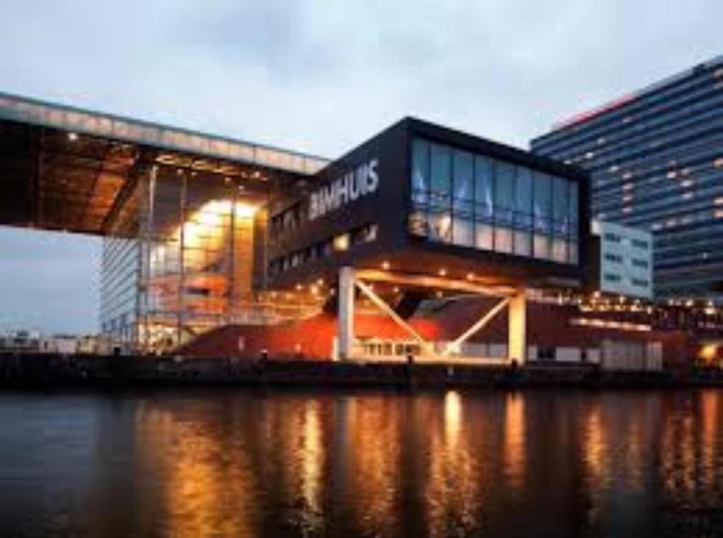Private Guesthouse Bnb The Waterhouse Houseboat Amsterdam Exterior photo